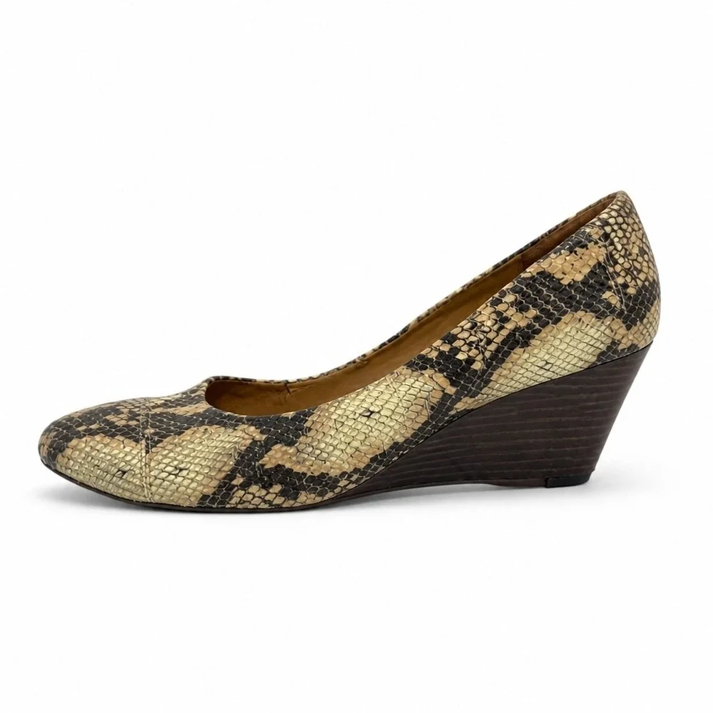 Clarks Womens 12 Tan Snakeskin Print Wedge Pump Heels Slip On Comfort Casual